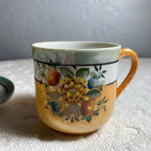 Fine Bone China Teacup and Saucer from Occupied Japan - Picture 4 of 12